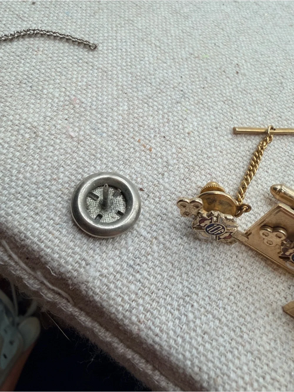 Vintage Gold-Tone IOF Independent Order of Foresters Pin Key Design